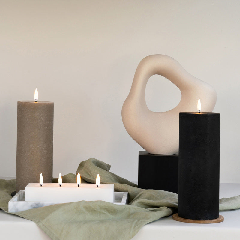 UYUNI Tall Classic Pillar Candle - Matte Black
