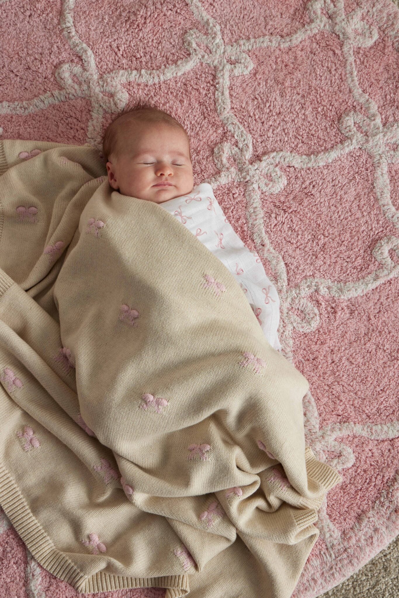 Bow Knitted Baby Blanket