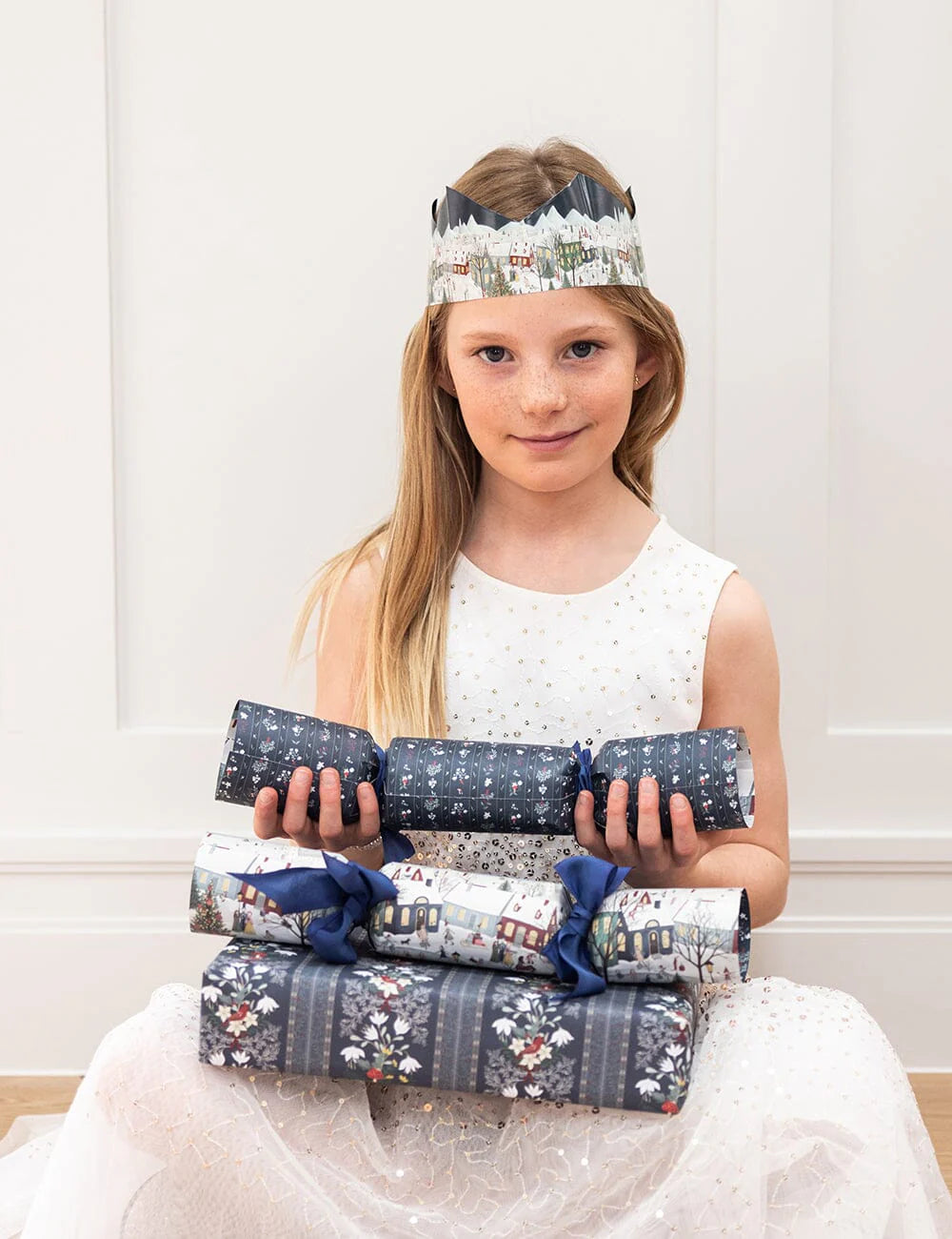 10 Pack Christmas Cracker Kit - The Christmas Village