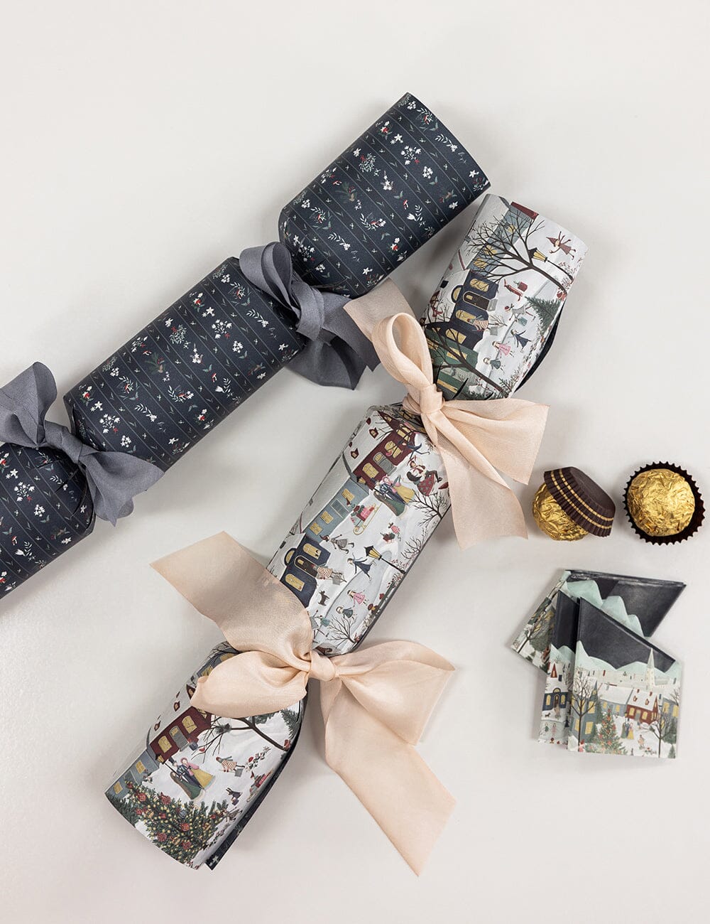 10 Pack Christmas Cracker Kit - The Christmas Village