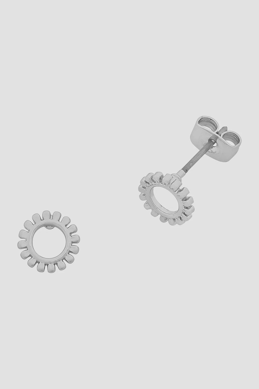 Petite Daisy Earrings