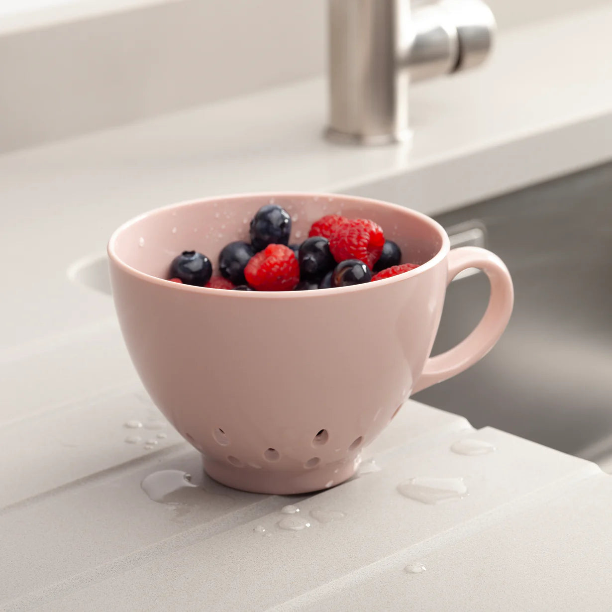 Keep It Handy Berry Colander