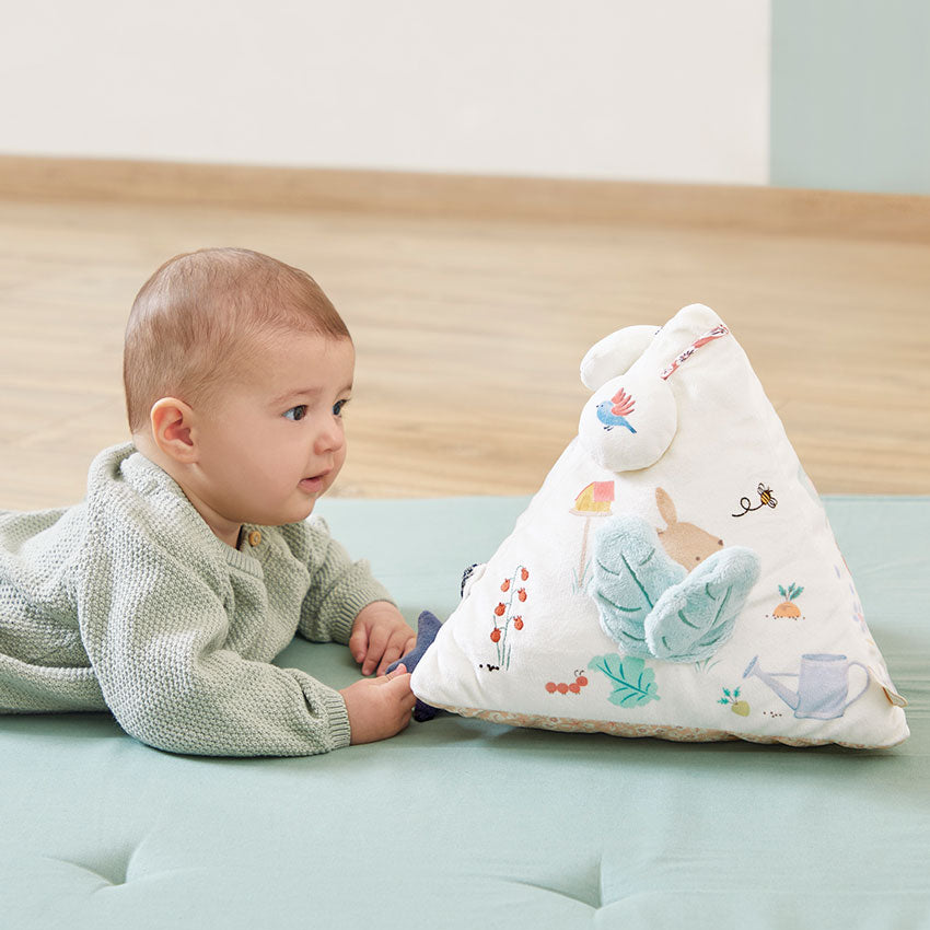Chansons Sound Activity Pyramid