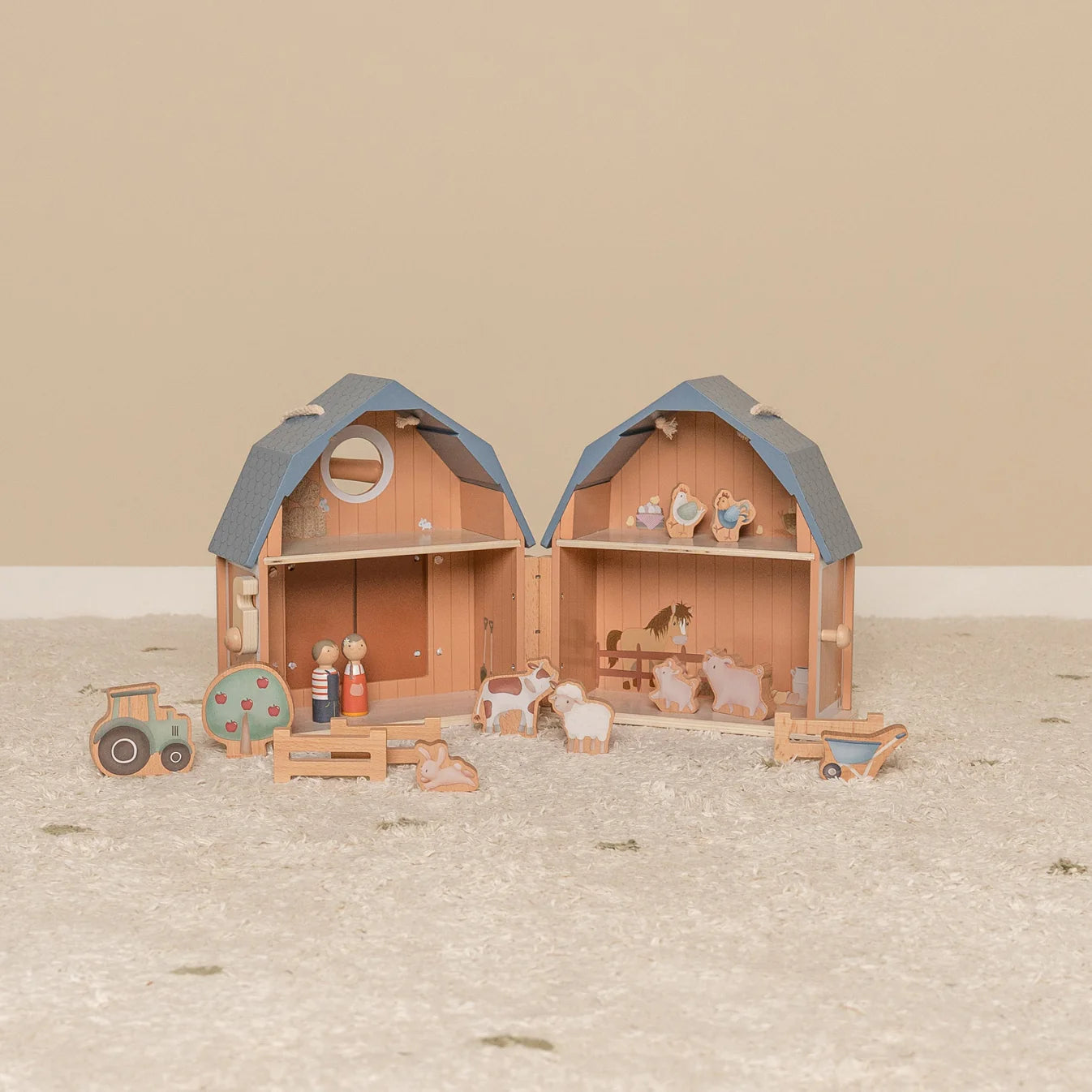 Porrtable Wooden Farm House