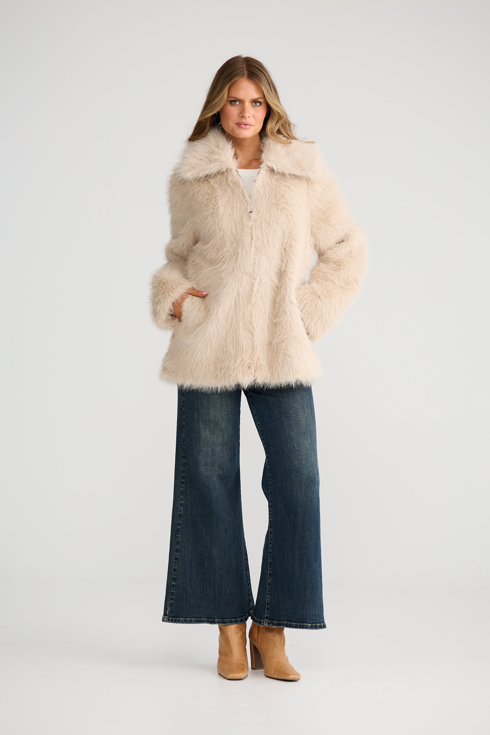 Sable Reversible Jacket Beige