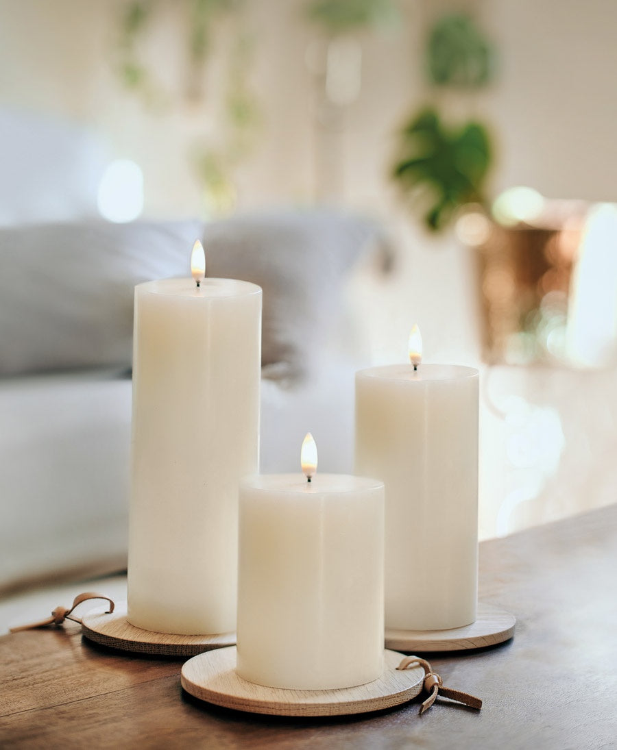 UYUNI Small Classic Pillar Candle - Nordic White