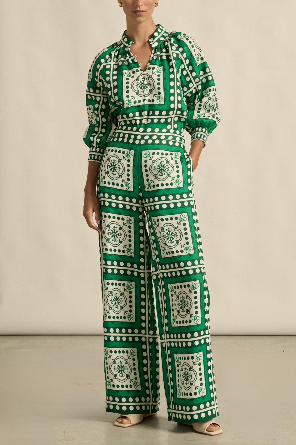 Gesture Pants Parrot Scarf