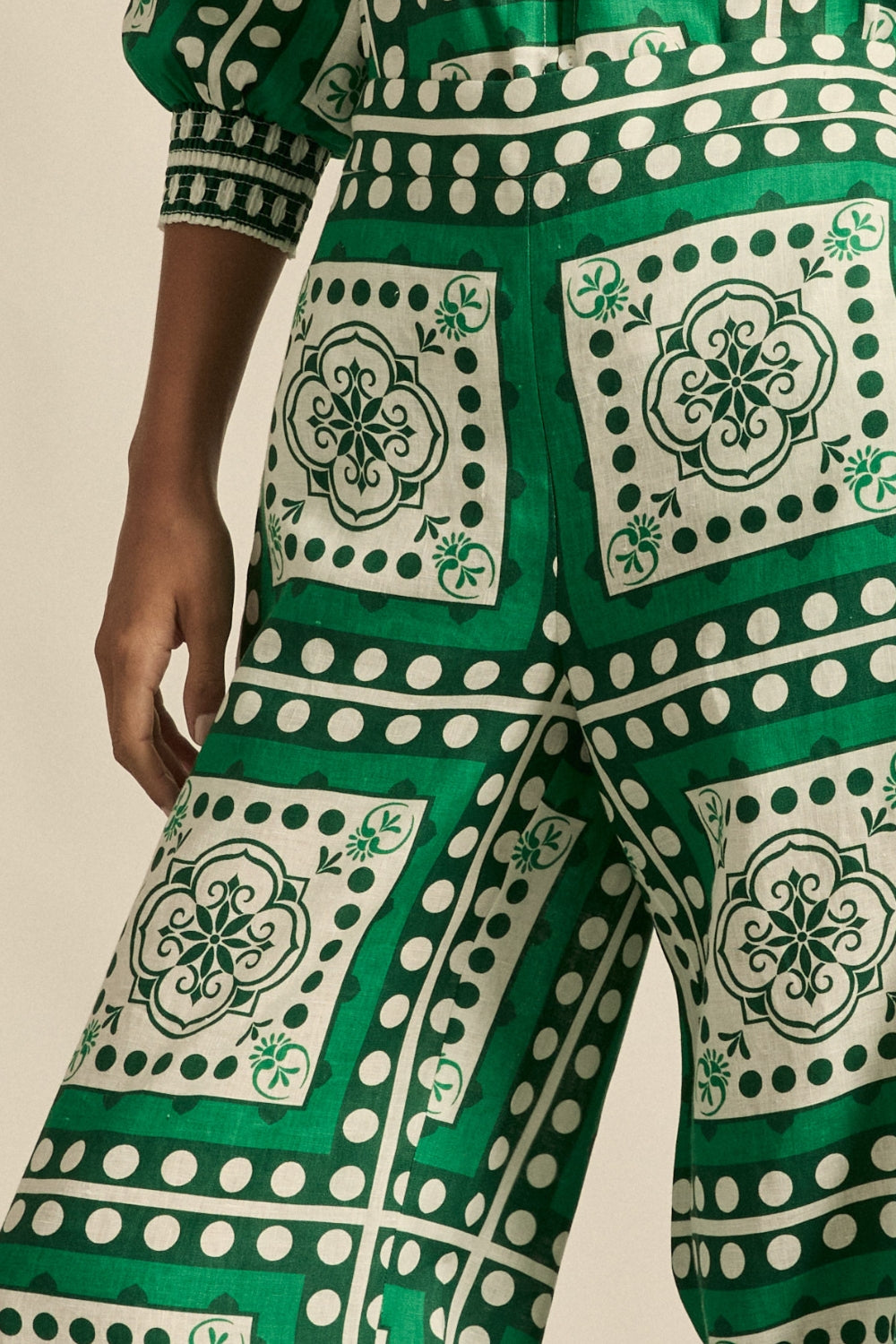 Gesture Pants Parrot Scarf