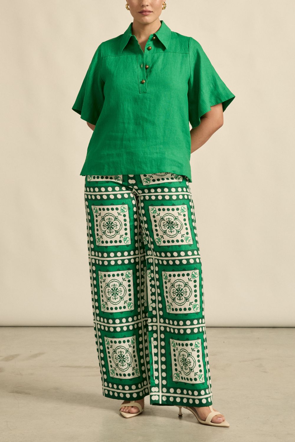 Gesture Pants Parrot Scarf