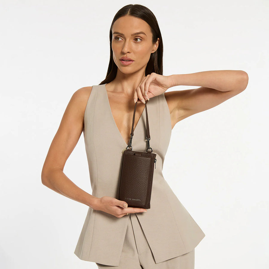 Voyager Leather Crossbody Bag - Cocoa